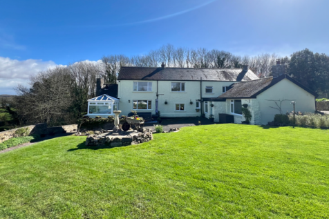 5 Bedroom COUNTRY HOUSE, Grounds Circa 0.75a