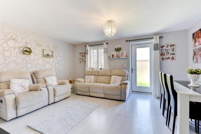 11636_47204_IMAGE...