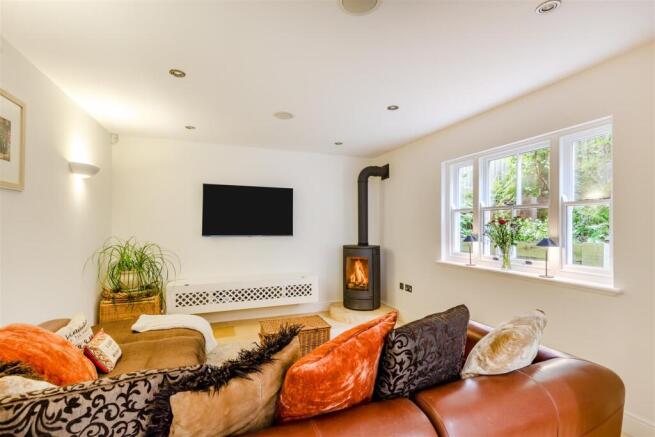8619079-interior05.jpg