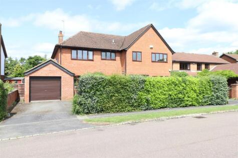 Tudor Gardens, Stony Stratford, Milton Keynes