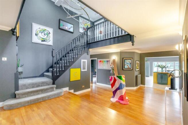 8651198-interior01.jpg