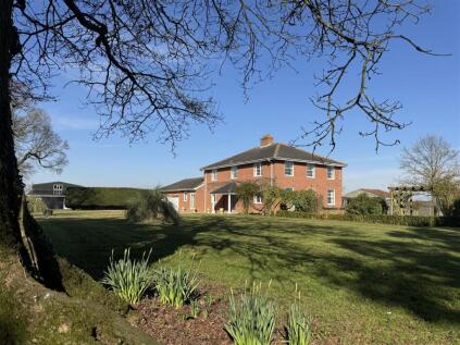 London Road, Shadingfield