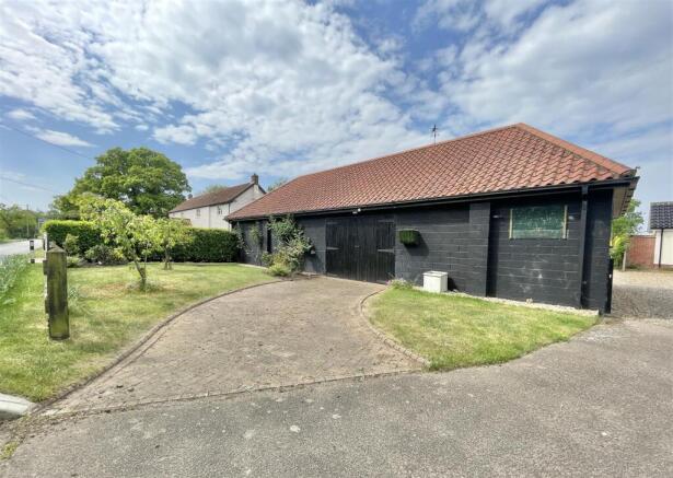 Garage/outbuilding