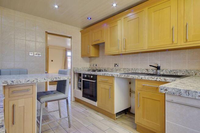 Kitchen/Breakfast:
