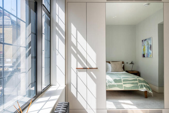 Paramount_House_0...