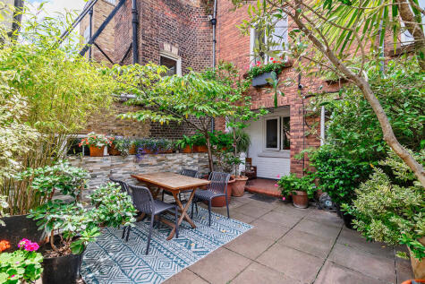 Neal Street, Seven Dials WC2