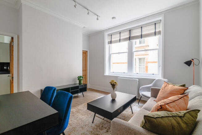 Charing_Cross_Man...