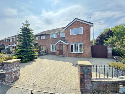 Kingshaven Drive,  Penwortham, PR1