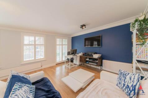 Cavendish Crescent, Elstree