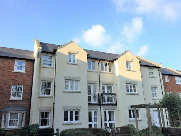 1 Bedroom Retirement Property For Sale In Abbots Lodge Canterbury