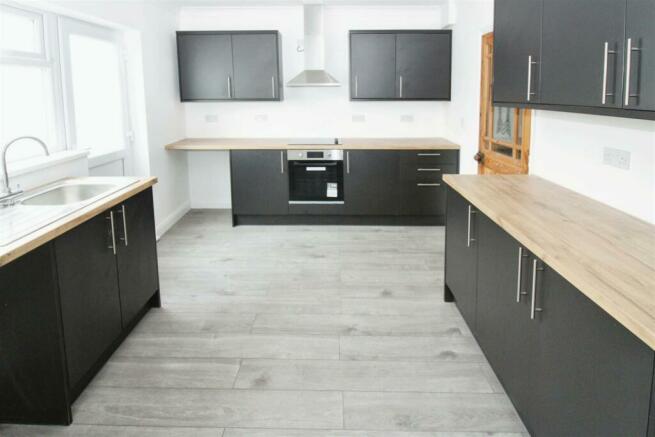 Fitted kitchen