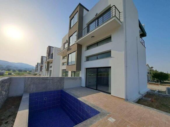 Exterior/priv pool