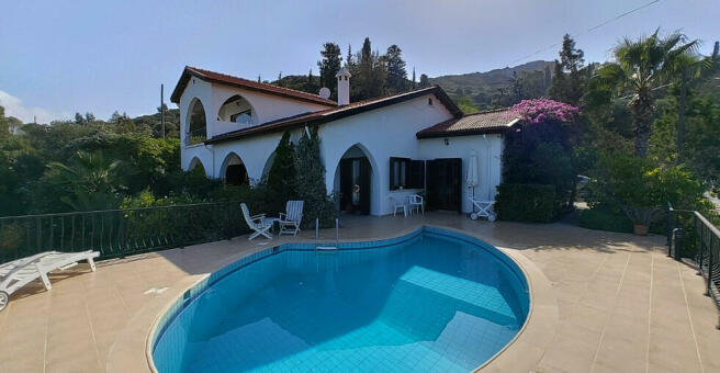 VIlla with pool