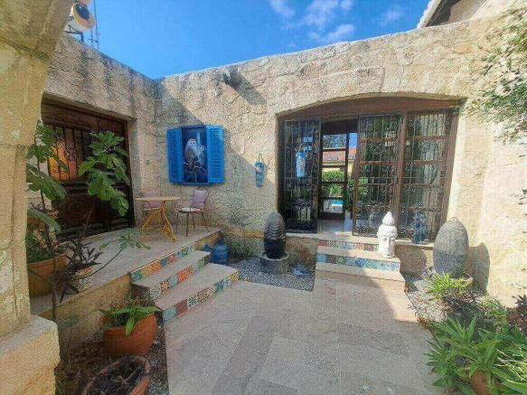 Private courtyard