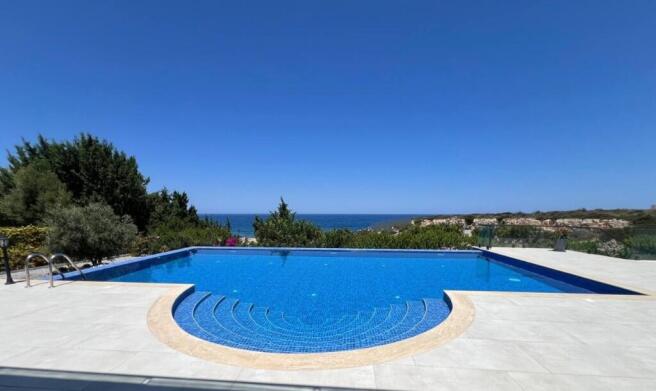 Infinity pool