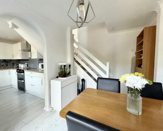 KITCHEN/DINING ROOM