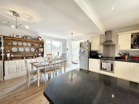 Kitchen/Dining Room