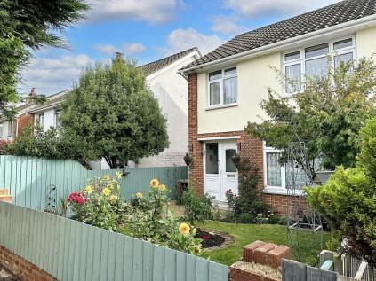 May Crescent, Holbury, SO45