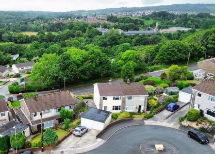 7, Woodside Avenue, Bridgend CF31 1QF