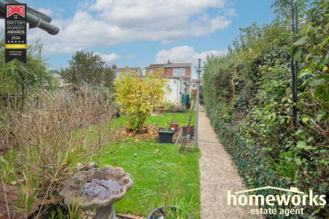 Shipdham Road, Dereham, NR19 1NN