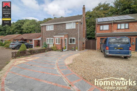 Oakwood Close, Dereham, NR19