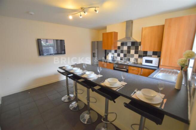 32 Warwick Street Kitchen.jpg