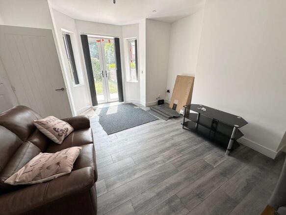 Lounge/ Kitchen