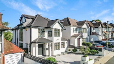 Edgeworth Crescent, London, NW4