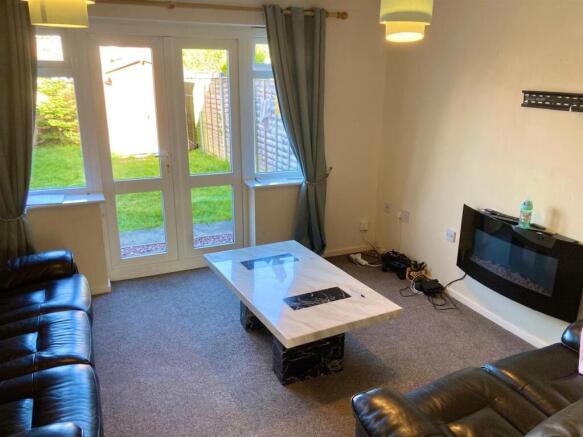 horseshoe living room.jpg