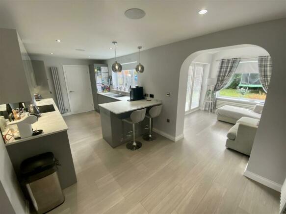 Open Plan Kitchen and Dining Room