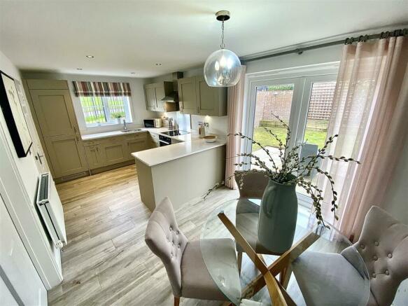 Open Plan Kitchen and Dining Room