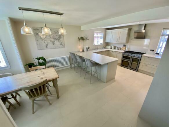 Open Plan Kitchen and Dining Room