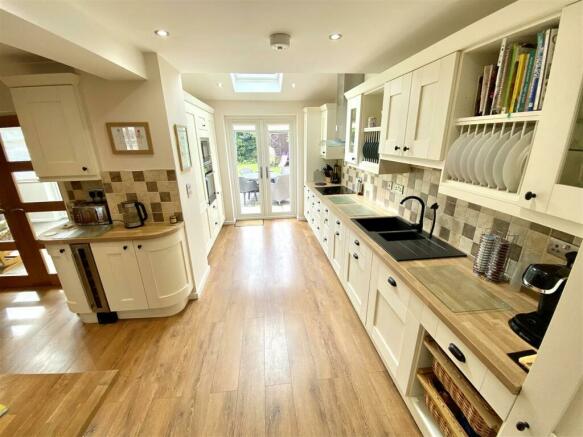 Open Plan Dining Room and Kitchen