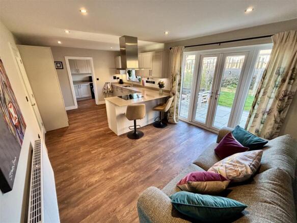 Open Plan Kitchen and Dining Room