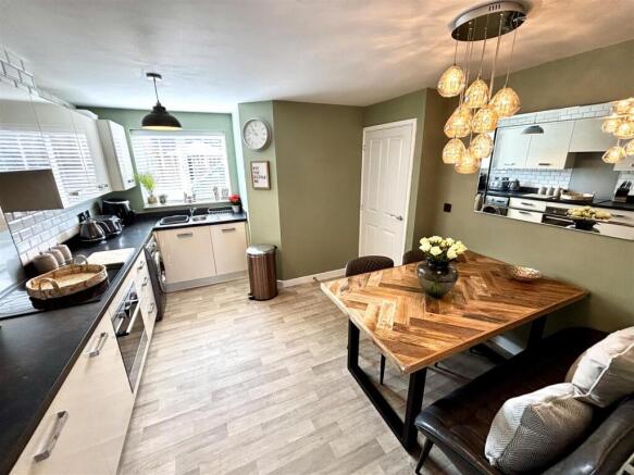 Open Plan Kitchen and Dining Room