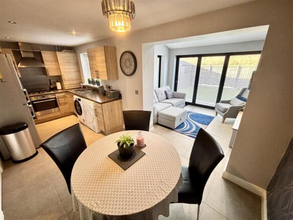Open Plan Kitchen and Dining Room