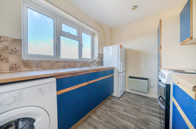 1356262-3-68c92b7...