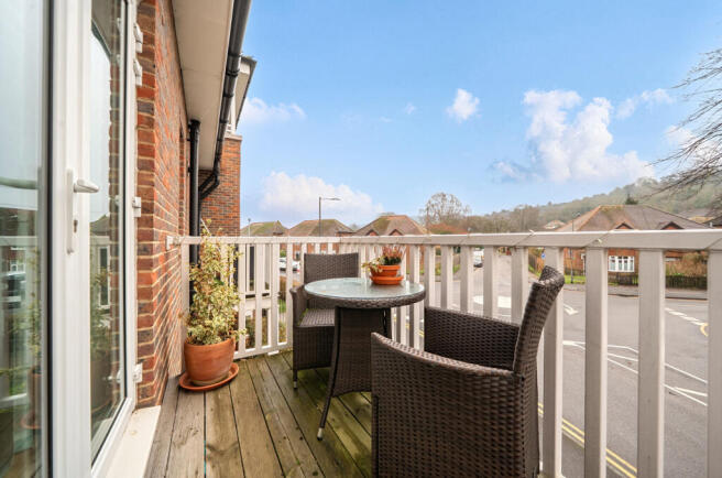 1401219-6-696e10f...