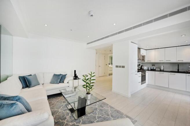 Apartment 14 , Park Lane Place (5).jpg