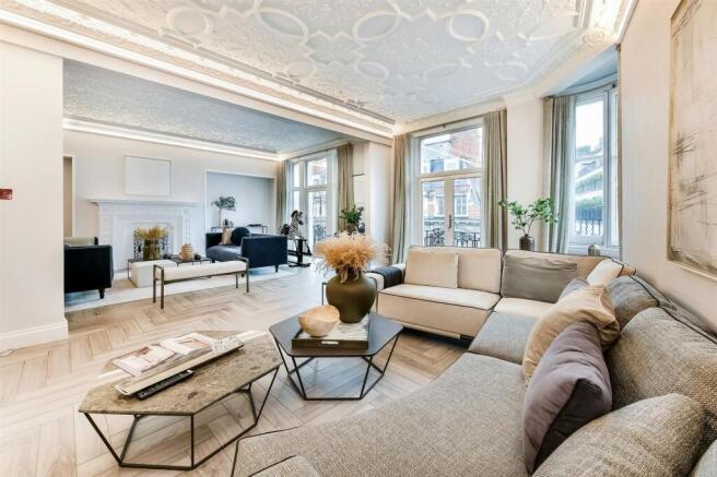 Knightsbridge Luxury  Flat 30, Wellington Court (3).jpg