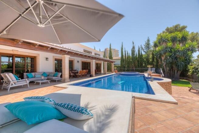 Pool from day bed