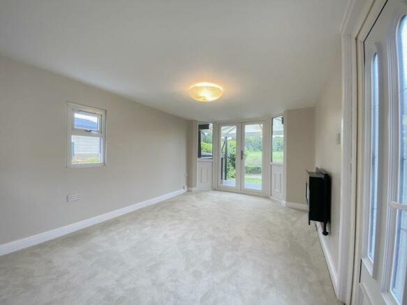 OPEN PLAN LIVING ROOM/KITCHEN