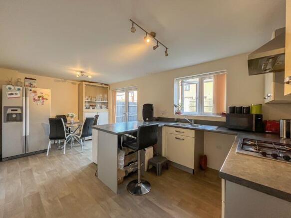 KITCHEN/DINER