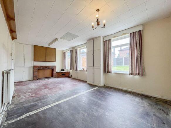 LIVING ROOM/DINER