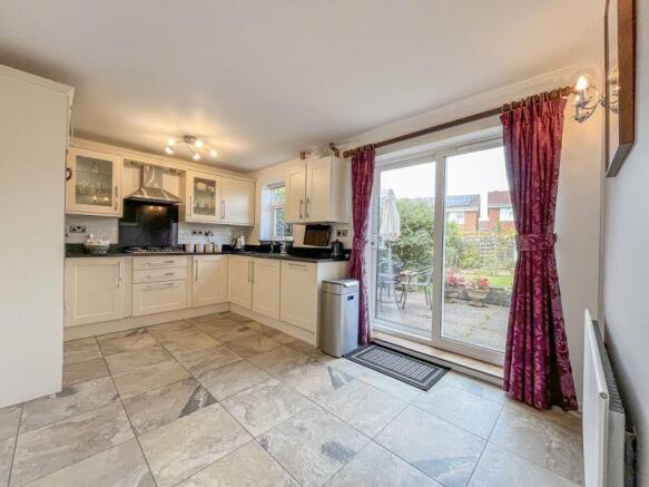 KITCHEN/DINER