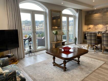 Limehouse, St Pauls Lock, Mirfield, WF14 8BT