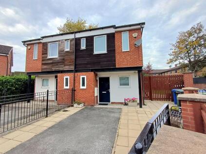 Hamilton Close, Stockport