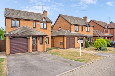 Wren Walk, Edlesborough, Buckinghamshire