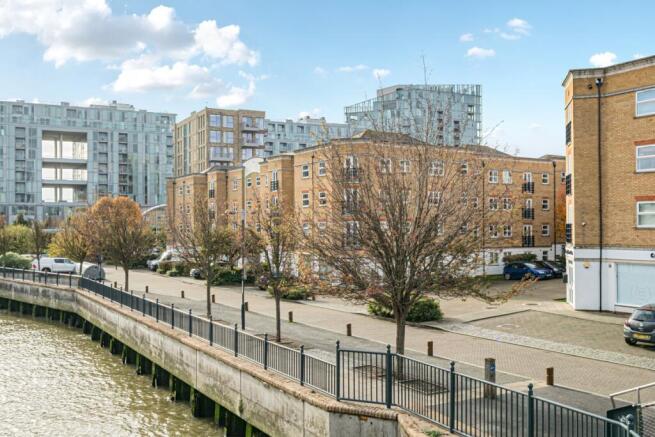 1371751-6-69088a4...