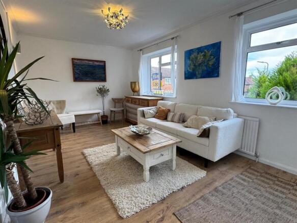 WhatsApp Image 2025-10-27 at 15.04.15_c060d84c.jpg